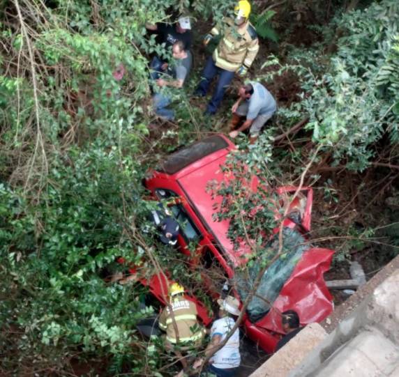 O acidente ocorreu no início da manhã desta segunda-feira, na localidade de Santana