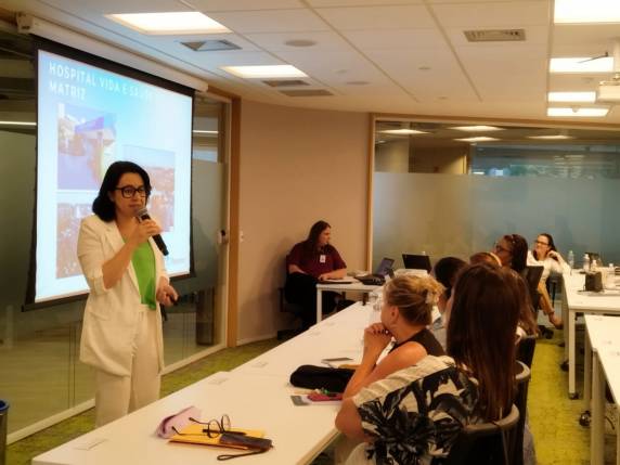 Esta é a primeira visita presencial de representantes do Vida & Saúde dentro do programa, que tem duração de 24 meses.  