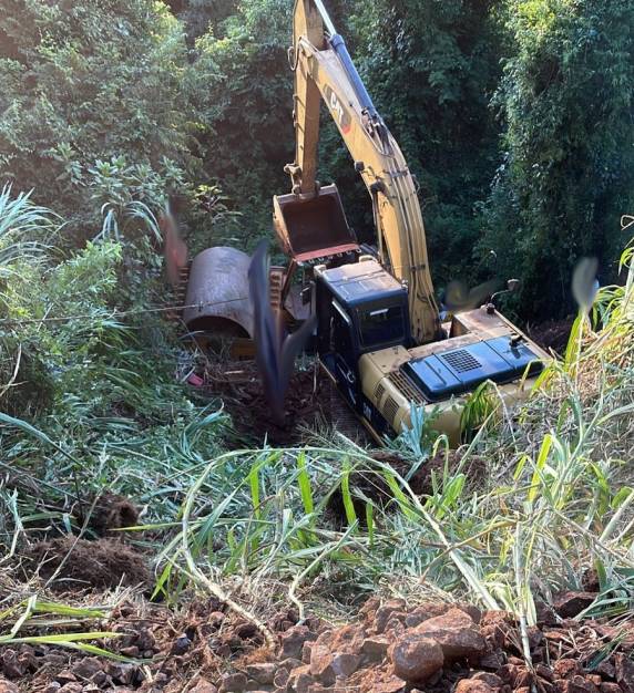 Acidente com rolo compactador deixa operador ferido no interior de Crissiumal - foto 2