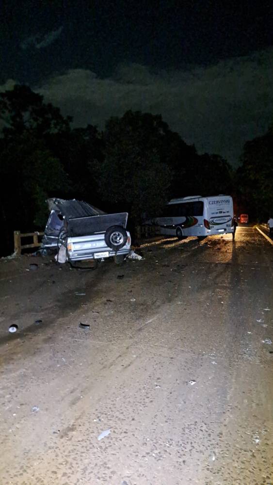 Motorista morre em acidente que envolveu uma caminhonete e dois ônibus, na RS-522 em Augusto Pestana - foto 3