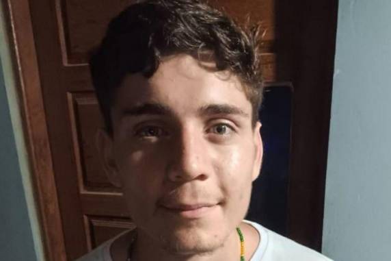 Rapaz de 16 anos mora com o pai em Siderópolis, no Estado vizinho; a mãe vive em Canoas, no RS. No celular que deixou em casa, mensagens a um amigo indicam que ele tinha intenção de ir a Porto Alegre