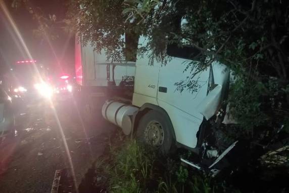 Duas pessoas morrem em colisão entre carro e caminhão na BR-158, no noroeste gaúcho - foto 3