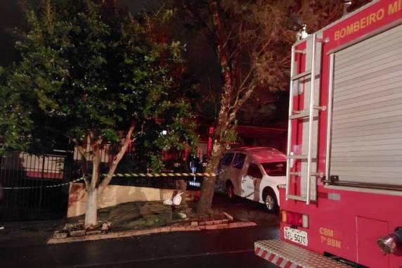 Corpo de Justina Roman foi encontrado no quarto após as chamas serem apagadas pelos Bombeiros
