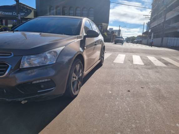 Colisão entre carro e moto deixa jovem ferido no Centro de Três de Maio - foto 3