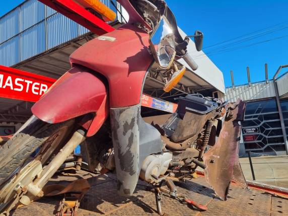 Colisão entre carro e moto deixa jovem ferido no Centro de Três de Maio - foto 2
