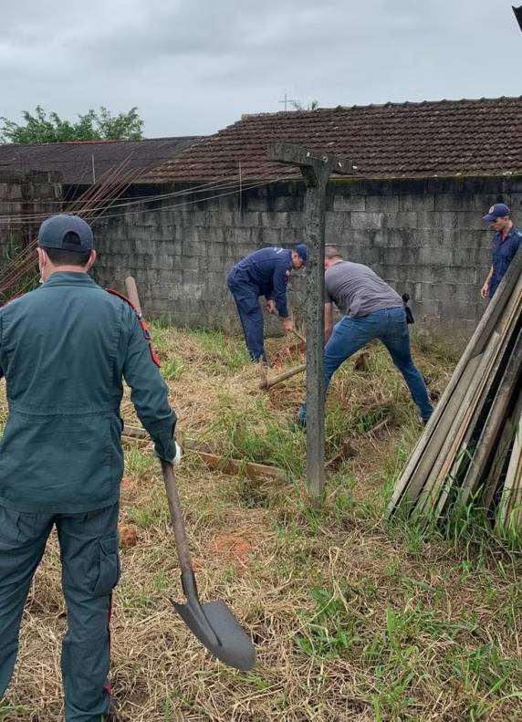 Família estava na Itália. Antonella De Rosa, de 43 anos, foi encontrada morta em Araquari e marido foi preso após confissão.