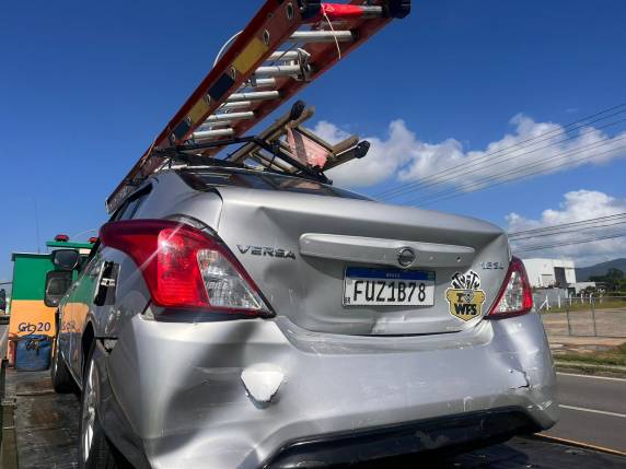 Engavetamento envolve quatro veículos em cima da ponte da BR-101 entre Itajaí e Navegantes - foto 3