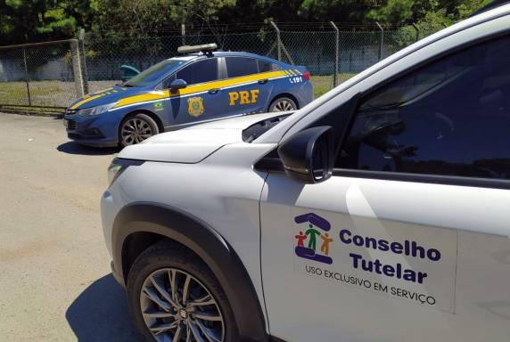 O motorista, de 14 anos, confessou que pegou o VW/Jetta do pai em Pato Branco/PR para ir a um encontro automobilístico em Balneário Camboriú/SC.