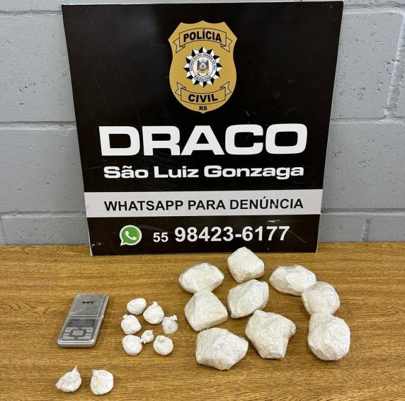As investigações prosseguem para identificar outros integrantes do esquema criminoso. 