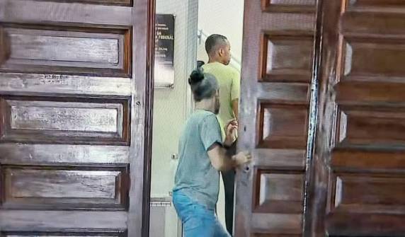 Corte Especial do Superior Tribunal de Justiça (STJ) decidiu pelo cumprimento da sentença italiana no Brasil. O ex-jogador foi condenado no país europeu por estupro coletivo contra uma Albanesa, em 2013. A defesa ingressou com um habeas corpus ao Supremo Tribunal Federal (STF), que negou o pedido.