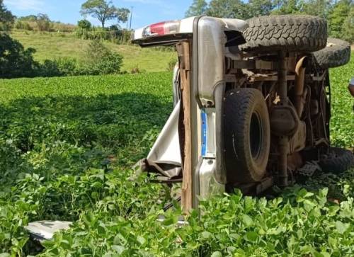 Caminhonete capotou em Santa Lúcia, no interior de Nova Candelária - foto 2