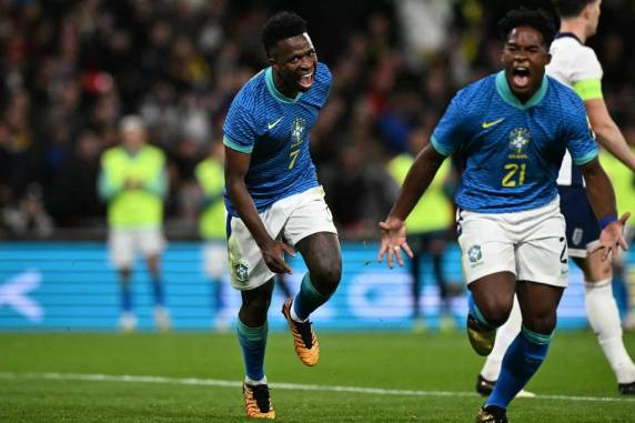 Jovem Endrick, 17 anos, entrou no segundo tempo para marcar o gol da Seleção em Wembley
