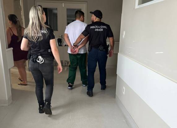 Na ação, um homem de 28 anos, natural de Porto Alegre, foi preso preventivamente. 