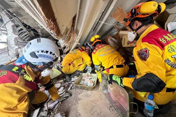 Terremoto de alta magnitude causa mortes e destruição em Taiwan - foto 3