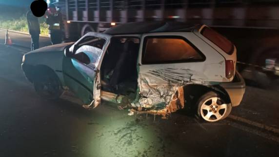 Motociclista de 28 anos morre em grave acidente com caminhão e carro no Oeste de SC - foto 3