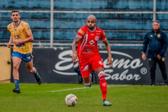 Jarro Pedroso converteu restante da pena em cestas básicas e atuou em vitória do Inter-SM