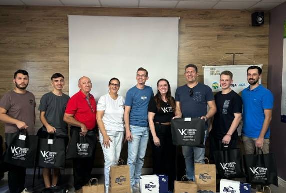 Recepcionistas participam de mais um treinamento para a Fenasoja 2024 - foto 4