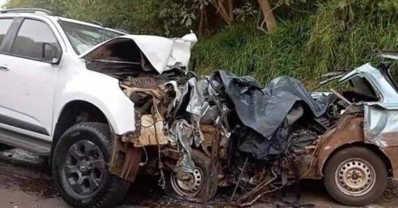 Veículos colidiram na BR 158