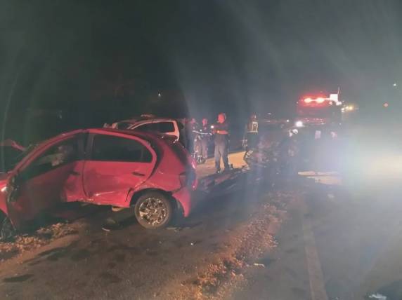 Acidente envolvendo três veículos deixa uma pessoa morta em Palhoça SC - foto 2