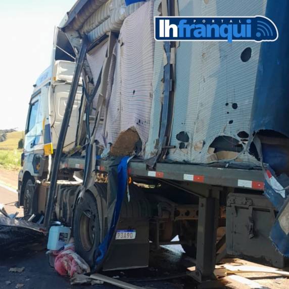 Carreta da TransBecker se acidenta em rodovia de Santa Catarina - foto 4