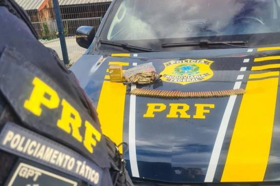 Uma delas estava em veículo com suspeita de ligação ao golpe do depósito falso