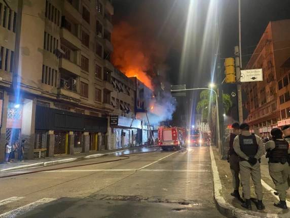 Outras sete pessoas foram resgatadas, sendo que seis foram encaminhadas para atendimento hospitalar. Local não possuía alvará para funcionamento e nem plano de proteção contra incêndio, segundo os bombeiros