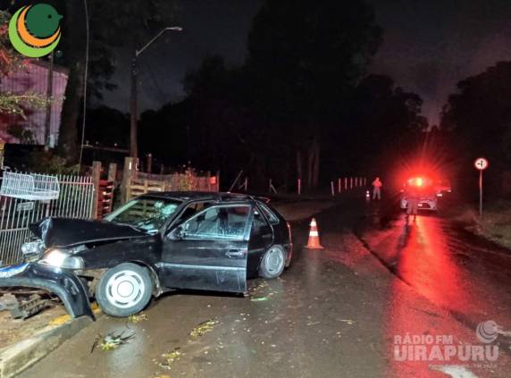 Homem colide carro em poste e morre eletrocutado em Passo Fundo - foto 2
