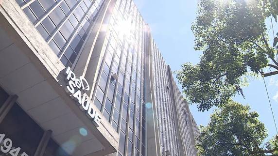 Medida passa a valer no dia 6 de maio, afetando 25 mil pessoas. Hospitais reclamam de valores de tabela de remuneração. IPE Saúde é um plano mantido pelo governo do RS a servidores públicos.