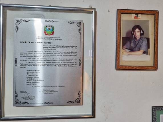 Jornalista Paulo Marques recebe Moção de Aplausos da Câmara Municipal de Vereadores de Alegria - foto 2