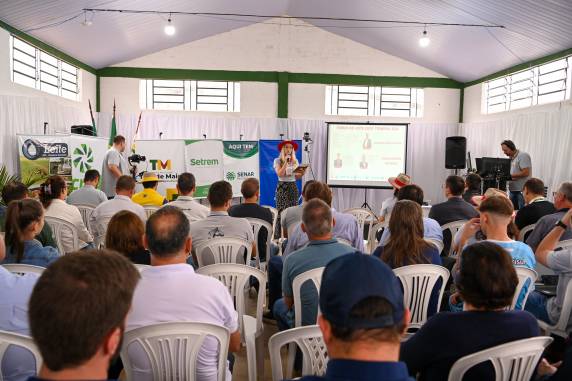 A Expo Terneira 2024 acontece até o dia 5 de maio, e as pessoas que vierem ao Parque de Exposições Germano Dockhorn somente pagarão o estacionamento, que é R$10,00.
