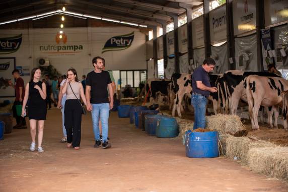 Expo Terneira 2024 realiza Fórum do Leite - foto 6