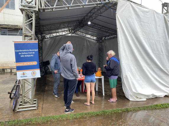 Enchente do Rio Uruguai em São Borja desabriga 198 pessoas - foto 4