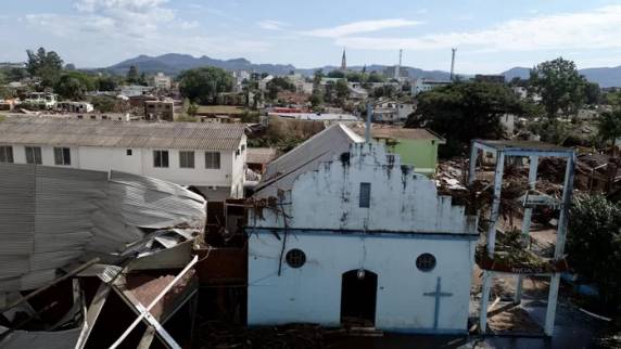 Arroio do Meio tem lojas saqueadas e assassinato em meio a resgates - foto 4