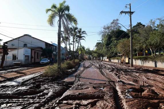 Terceira enchente destrói o que restou de Roca Sales - foto 4
