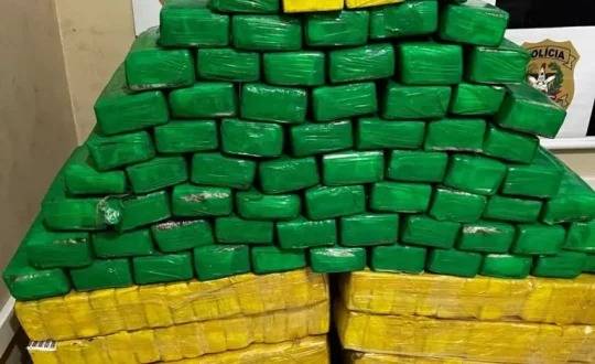 Quatro pessoas foram presas; elas pretendiam abastecer membros de uma organização criminosa