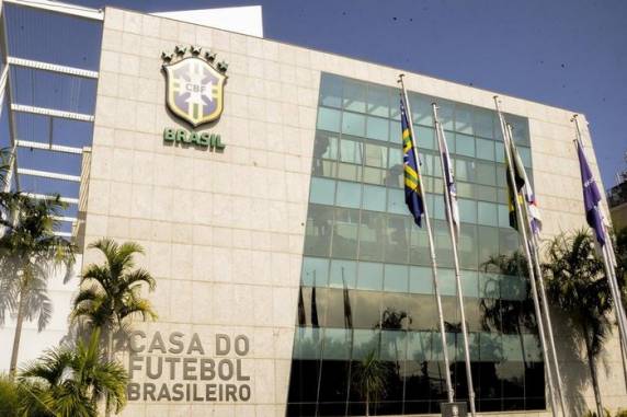 Atendendo ao pedido dos clubes, entidade também suspendeu partidas do feminino e da base