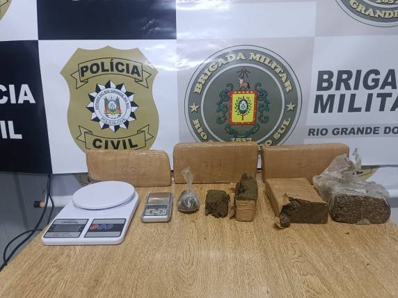 A ocorrência aconteceu no bairro Dona Oliva, em ação conjunta da Brigada Militar e a Polícia Civil