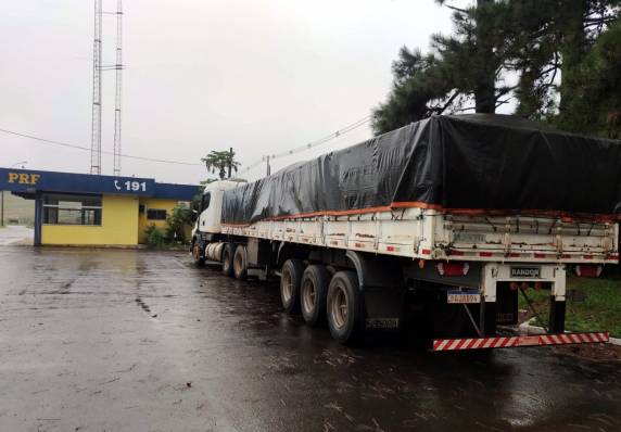 Drogas são encontradas em carreta de donativos no Oeste - foto 2