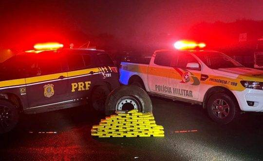 51 kg entre cocaína e crack foram encontrados dentro dos estepes do veículo