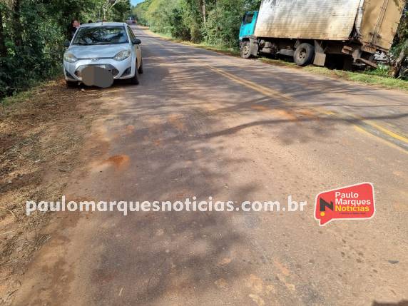 Colisão traseira envolve carro e caminhão na RS-342 em Três de Maio - foto 3