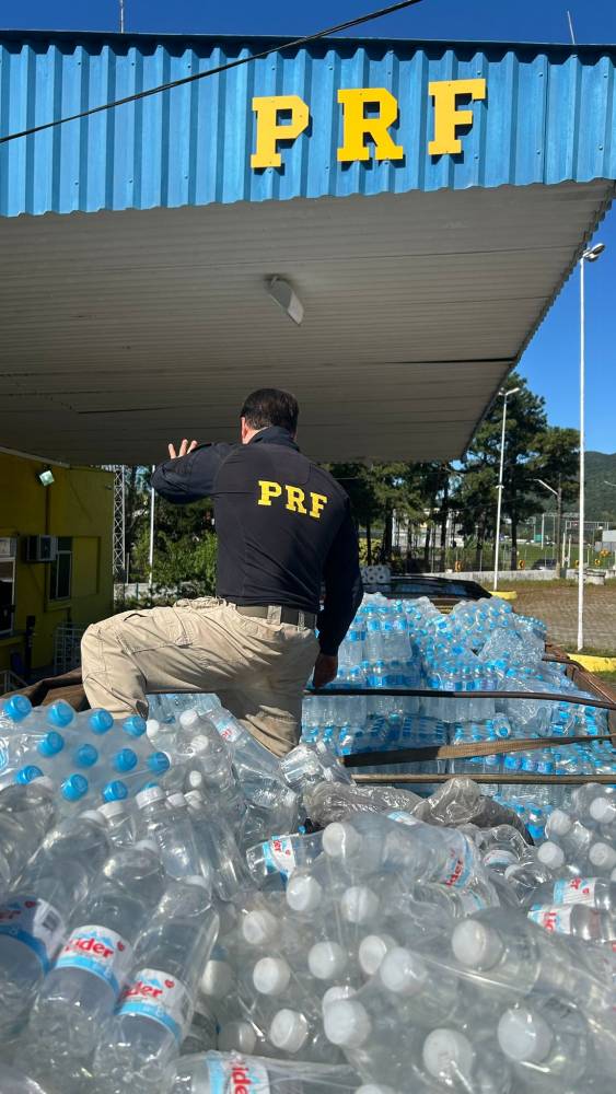 VÍDEO: Caminhão com doações ao RS é interceptado em SC com mais de 2 toneladas de maconha - foto 3