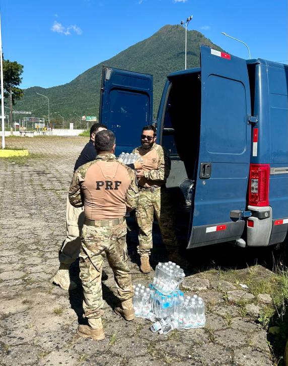 VÍDEO: Caminhão com doações ao RS é interceptado em SC com mais de 2 toneladas de maconha - foto 2