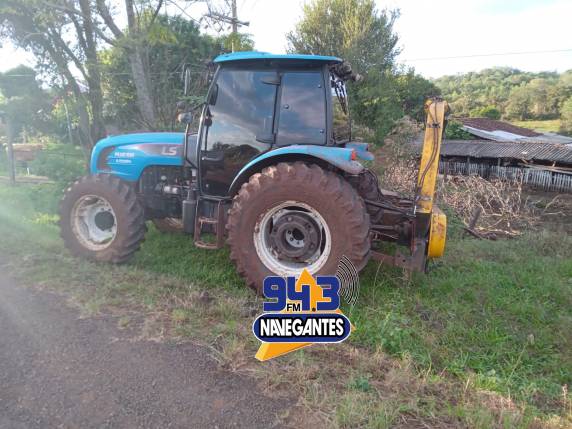 Motorista fica ferido após bater veículo em carretão, na RSC-472 em Santo Cristo - foto 3