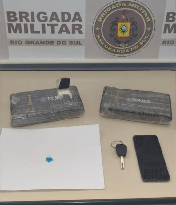 O veículo com a droga foi abordado na BR 285