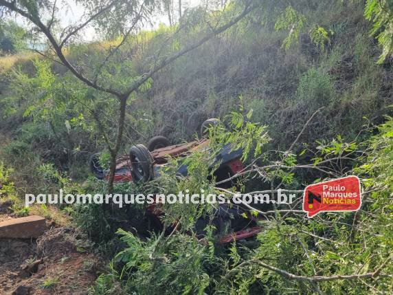 Homem fica ferido após capotar veículo na BR 472 em São José do Inhacorá - foto 4