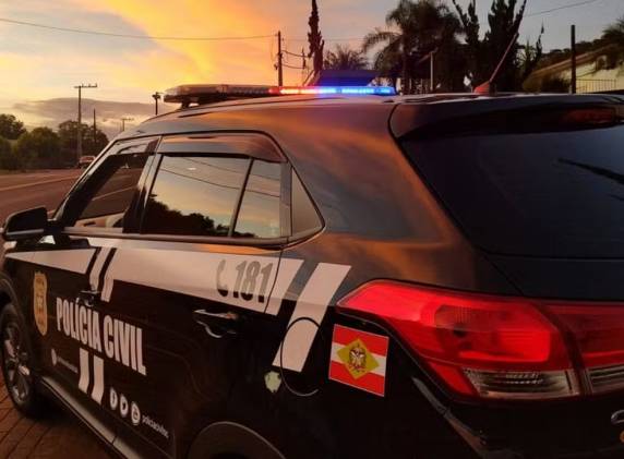 Profissional está afastado da escola. Denúncia sobre o crime foi enviada para a 17º Coordenadoria Regional de Educação (CRE). Caso teria ocorrido em Itajaí.