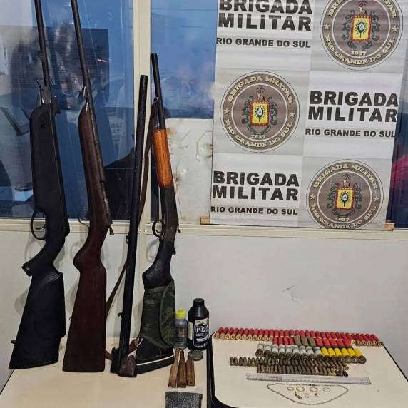 De posse de informações de populares, de onde o autor estaria escondido, de imediato a guarnição de serviço deslocou ao local, logrando êxito na localização e prisão do indivíduo.