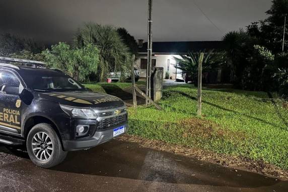 Homem faria parte de organização criminosa do Paraná investigada por movimentar ao menos R$ 14 milhões em drogas e armas de fogo trazidas do Paraguai desde 2021