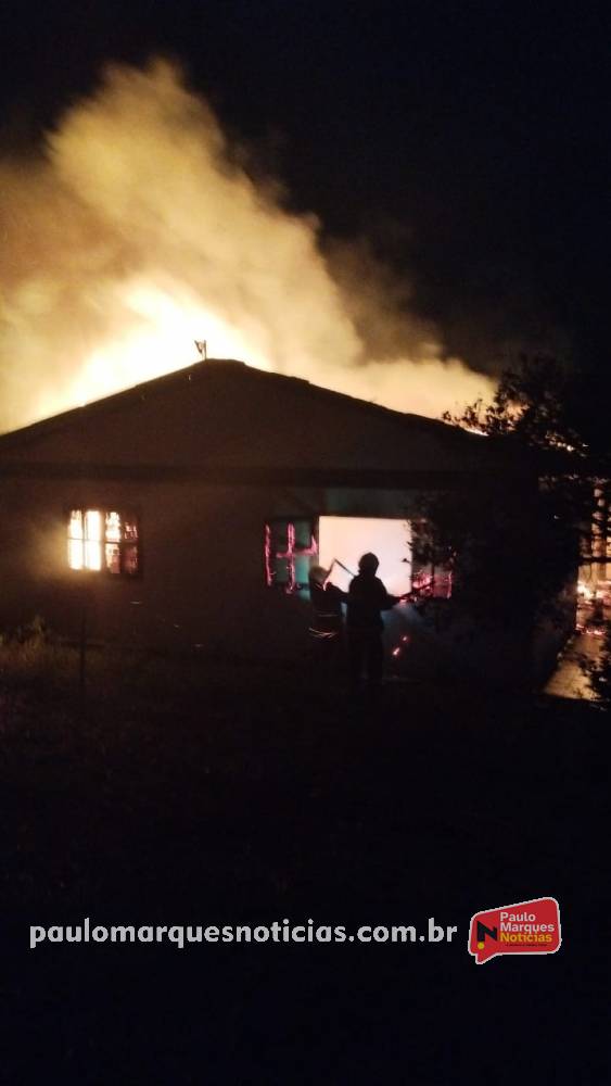 O sinistro foi atendido pelo Corpo de Bombeiros de Três de Maio