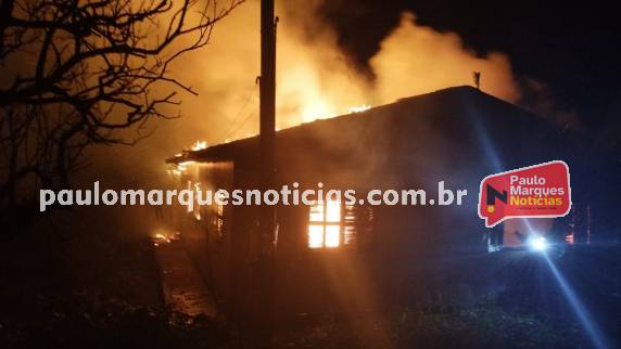 O sinistro foi atendido pelo Corpo de Bombeiros de Três de Maio